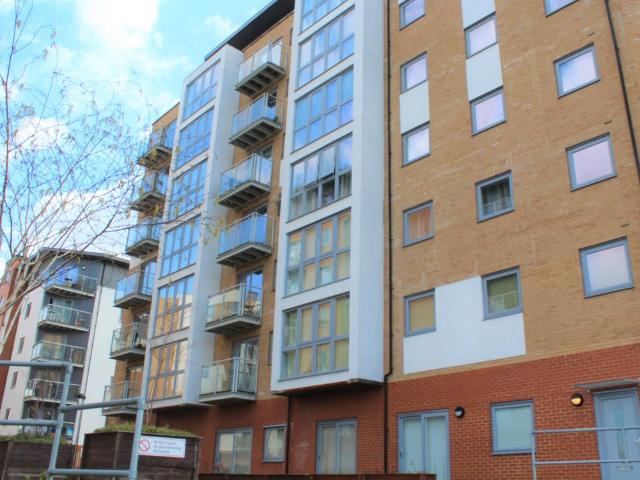 Keel Point, Colchester CO2 2 bed flat to rent £1,275 pcm £294 pw