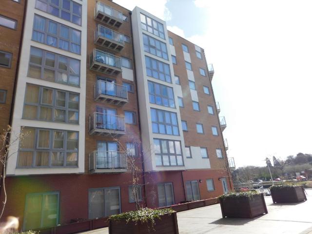 Keel Point, Ship Wharf, Colchester, Essex CO2, 2 bed flat to rent, £1,250 pcm | PrimeLocation