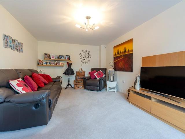 Keele Avenue, Maidstone, ME15 4 bed detached house to rent £2,150 pcm £496 pw