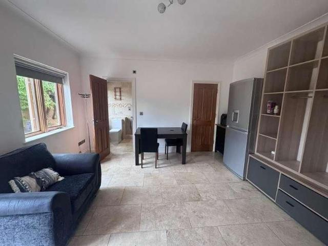 Keens Acre, Slough, Slough, Berkshire, SL2