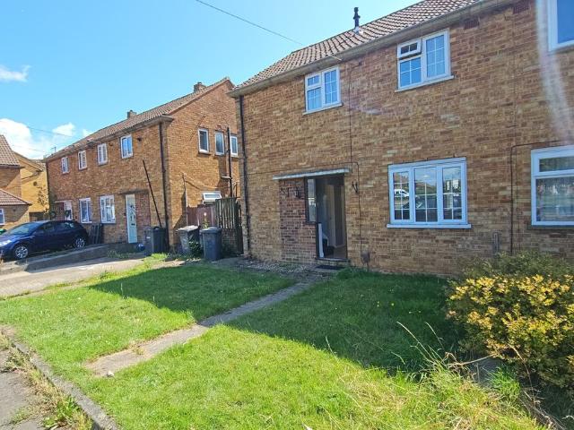 Keepers Close, Luton LU2, 3 bed semi detached house to rent, £1,950 pcm | PrimeLocation
