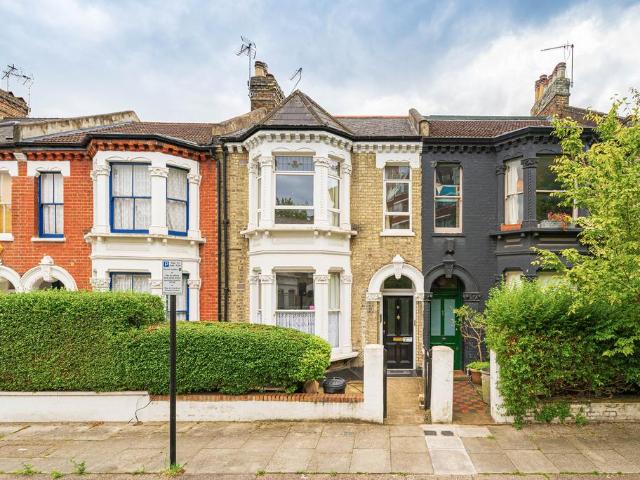 Keith Grove, London W12 1 bed flat to rent £1,950 pcm £450 pw