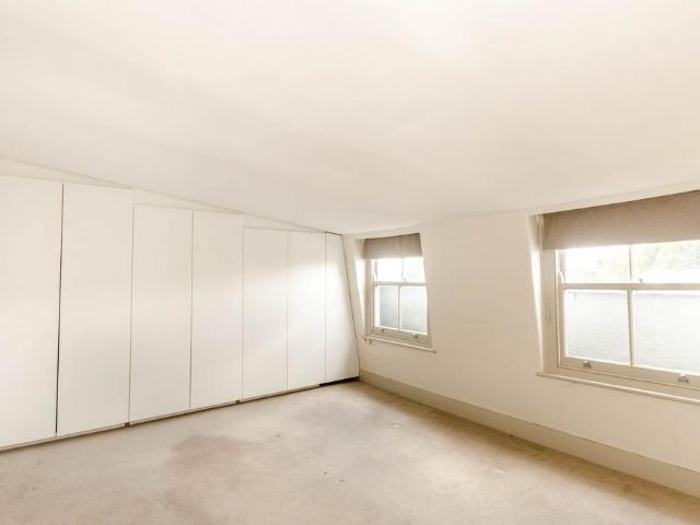 Keith Grove, Shepherd's Bush, London. 3 bed flat to rent £3,400 pcm £785 pw