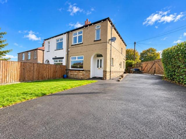 Keighley BD21 3 bed semi detached house to rent £900 pcm £208 pw