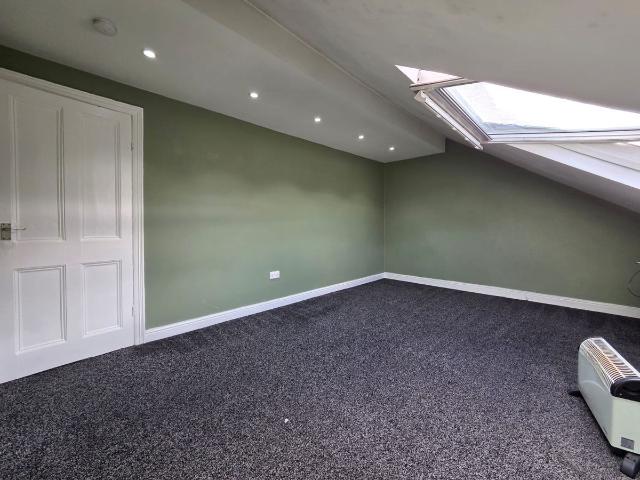 Keighley Road BD9, 2 bed flat to rent, £750 pcm | PrimeLocation