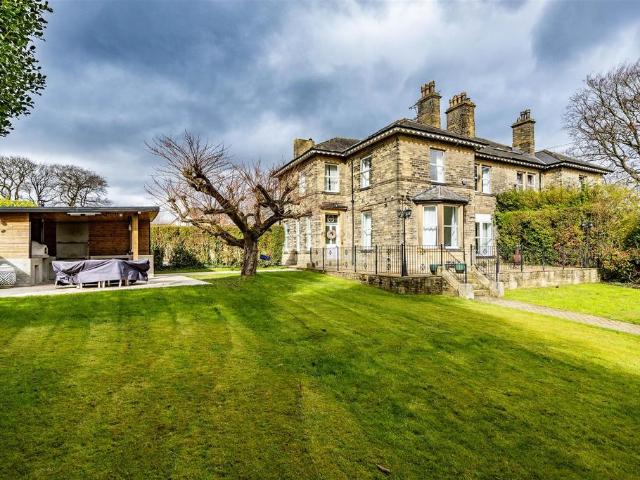 Keighley Road, Halifax HX2 6 bed semi detached house to rent £2,900 pcm £669 pw