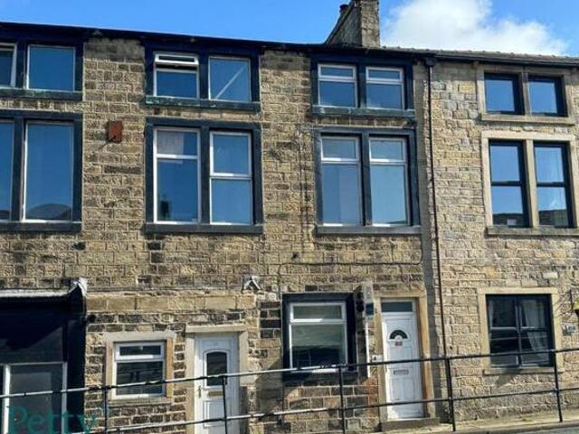 Keighley Road, Laneshawbridge, 2 Bedroom Terraced