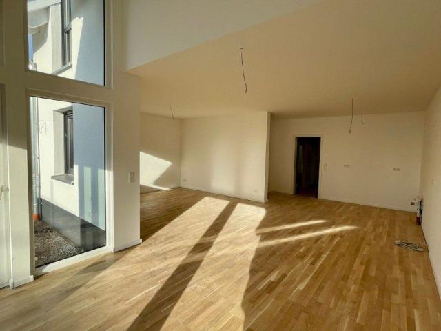 Charmante Terrassenwohnung mit effizientem Grundriss|Aufzug|Stellplatz|Bad mit Dusche|Rollladen