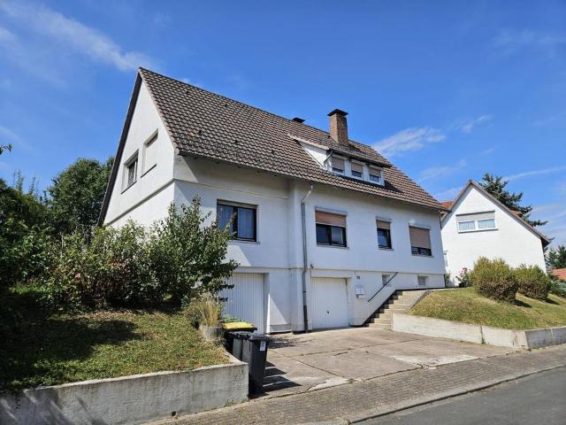 Keine Maklergebühren! Zweifamilienhaus mit Garten