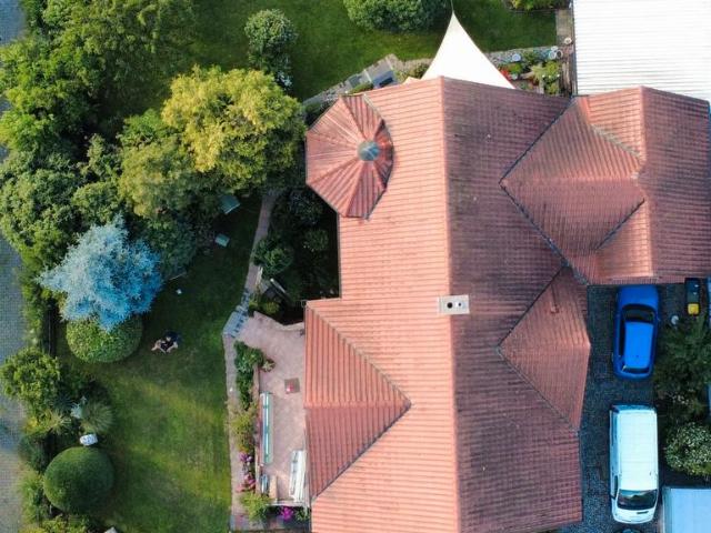 Keine Maklerprovision: Villa mit großem Garten in ruhiger Lage