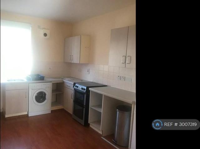 Keir Avenue, Stirling, FK8 2 bed terraced house to rent £1,000 pcm £231 pw