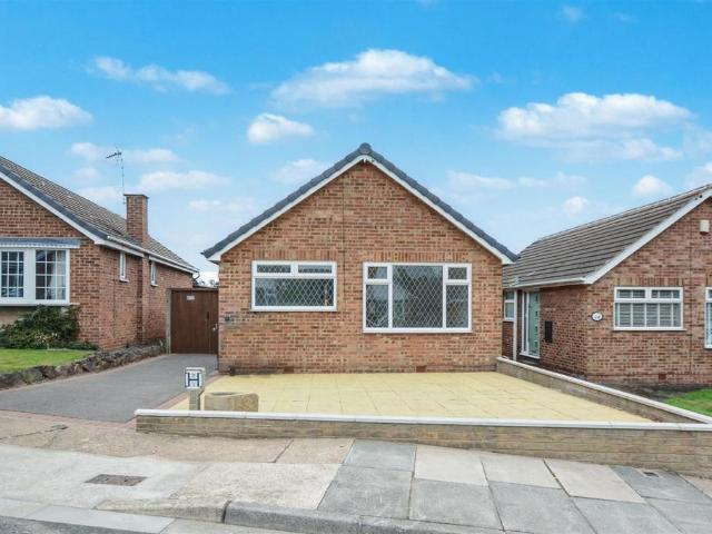 Kelvin Close, Stapleford, Nottingham. 2 bed bungalow to rent £1,050 pcm £242 pw