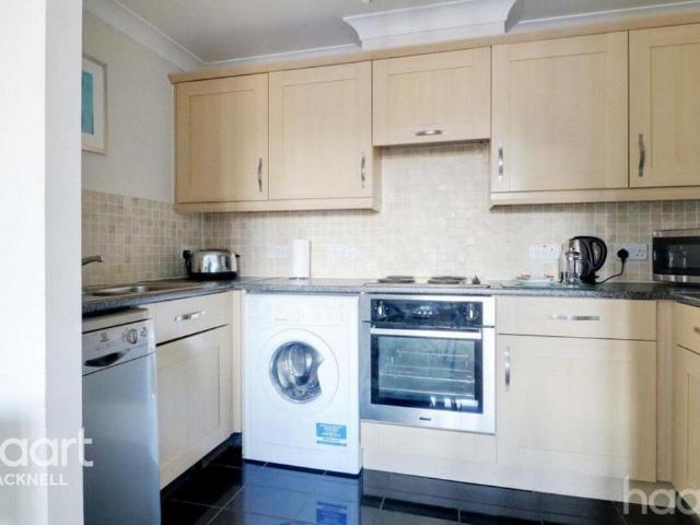 Kelvin Gate, Bracknell 2 bed apartment to rent £1,395 pcm £322 pw