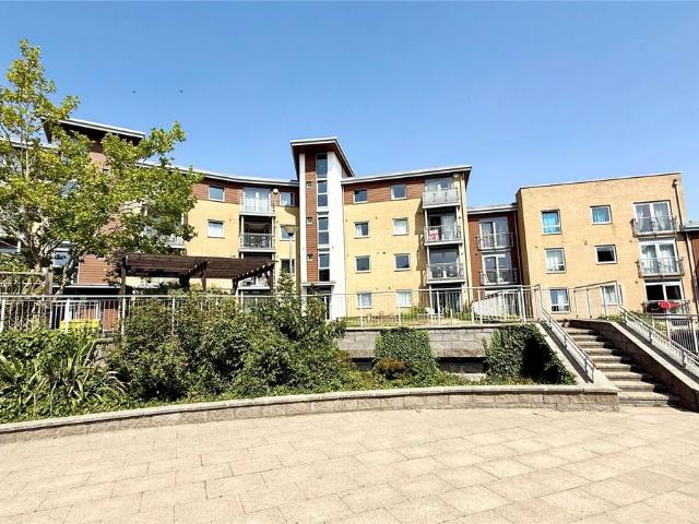 Kelvin Gate, Bracknell, Berkshire RG12, 2 bed flat to rent, £1,300 pcm | PrimeLocation