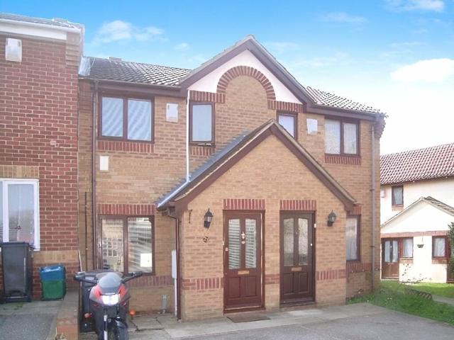 Kelvin Gardens, London, CR0 2 bed terraced house to rent £2,000 pcm £462 pw