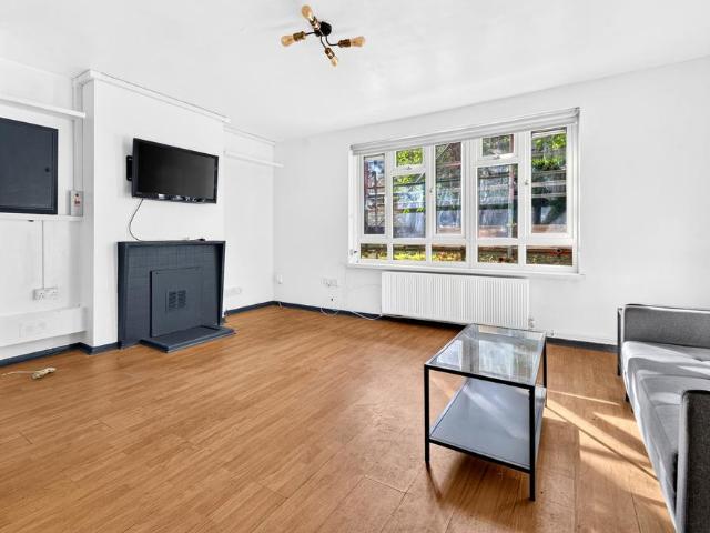 Kelvin Road, London, N5 Studio to rent £1,500 pcm £346 pw