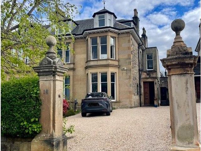 Kelvinside, Glasgow G12, 4 bed flat to rent, £3,000 pcm | PrimeLocation