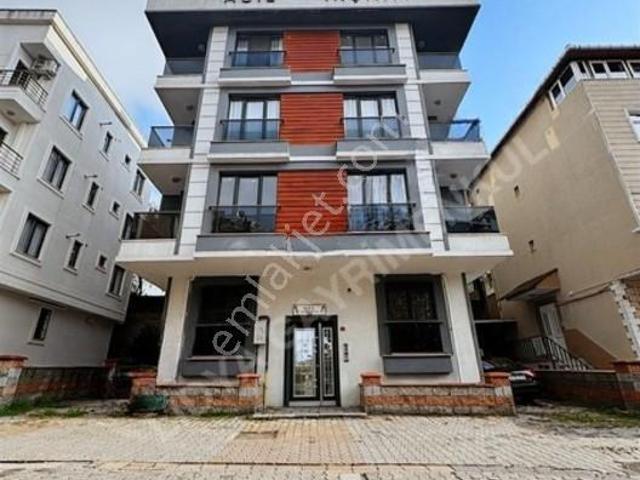 Kelepir! 7 Tepe Üniye 8 Dakika Ara Kat 1+1 Balkonlu Genç Binada