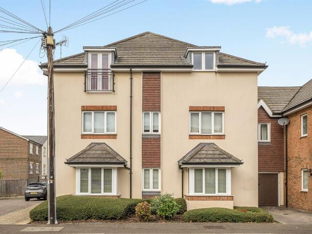Keller Court, Horsham, West Sussex, 5 RH13, 2 bed flat to rent, £1,500 pcm | PrimeLocation
