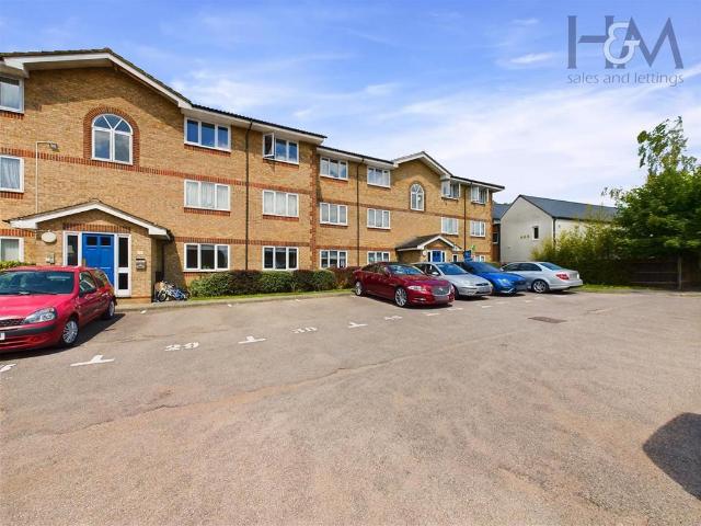 Keller Close, Stevenage. 2 bed apartment to rent £1,350 pcm £312 pw