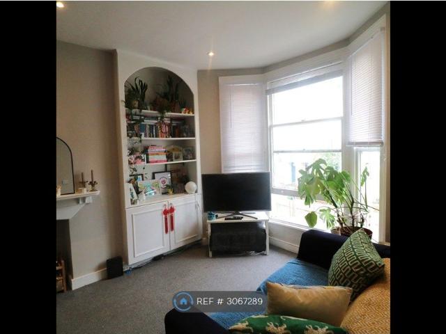 Kellett Road, London SW2, 2 bed flat to rent, £2,200 pcm | PrimeLocation