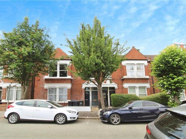Kelling Gardens, Croydon, CR0 3 bed apartment to rent £2,200 pcm £508 pw