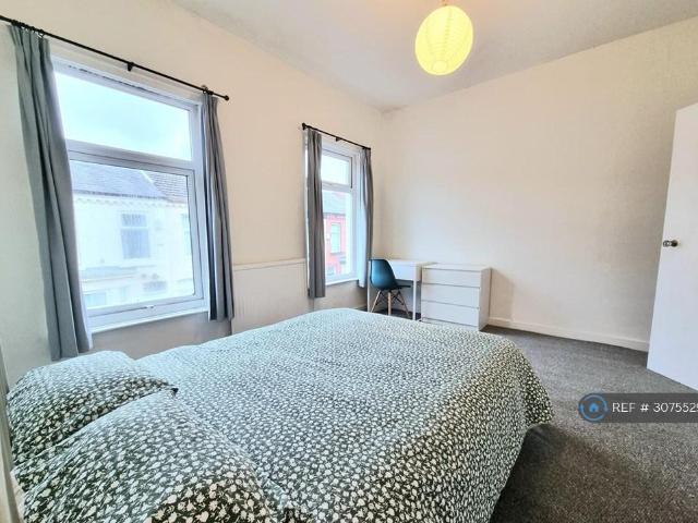 Kellit Road, Liverpool, L15 4 bed terraced house to rent £559 pcm £129 pw