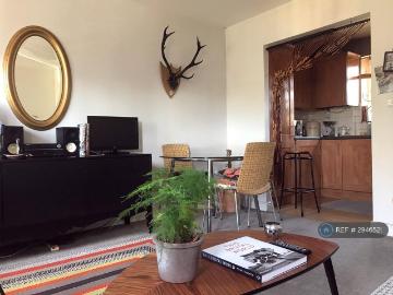 Kelly Avenue, London, SE15 1 bed flat to rent £1,750 pcm £404 pw