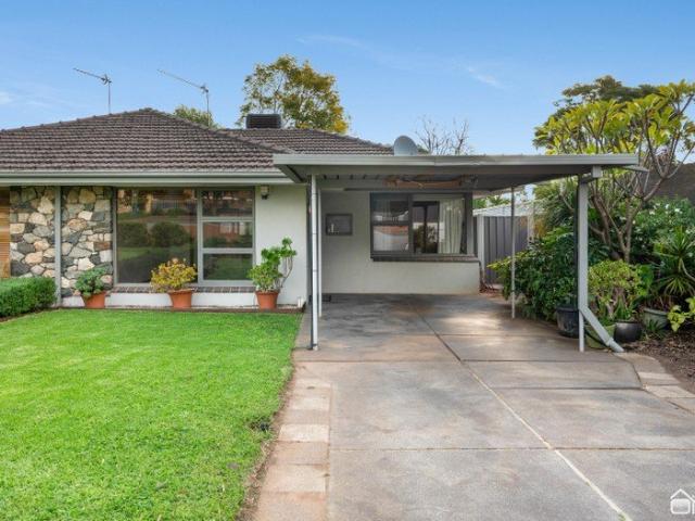 KELMSCOTT 2 X1 CHARMING DUPLEX IN A PEACEFUL LOCATION