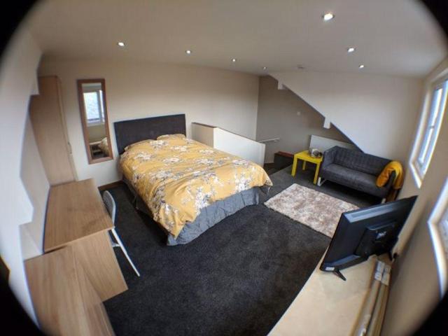 Kelsall Terrace, Leeds 3 bed house to rent £1,785 pcm £412 pw