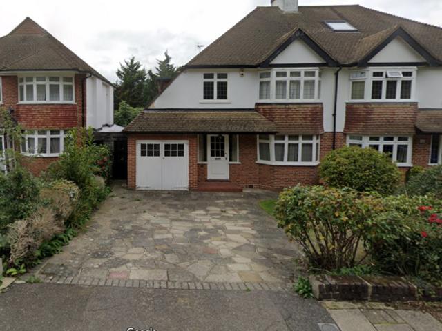 Kelsey Lane, Beckenham, Kent, BR3 3 bed semi detached house to rent £2,950 pcm £681 pw