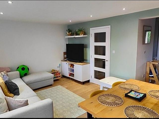 Kelshall Court, London, N4 3 bed maisonette to rent £3,400 pcm £785 pw