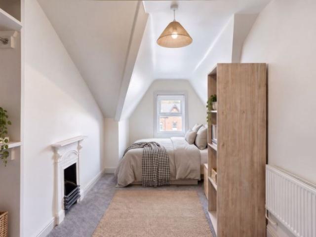 Kelso Gardens, Hyde Park, Leeds LS2, 3 bed shared accommodation to rent, £801 pppm | PrimeLocation