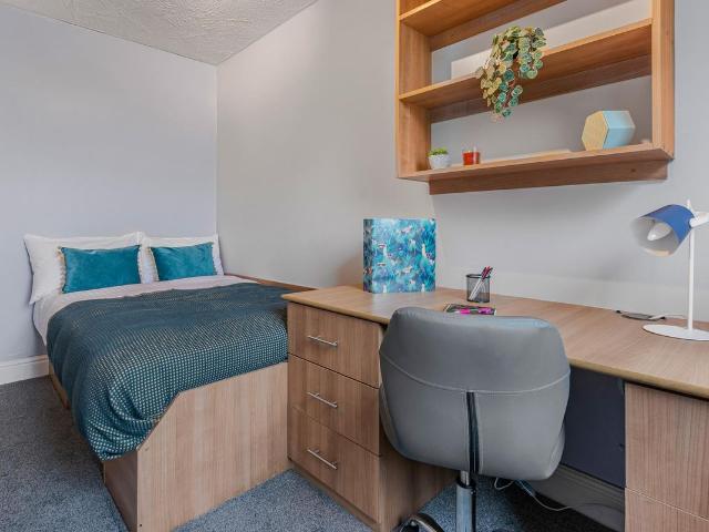 Kelso Gardens, Leeds LS2, 4 bed shared accommodation to rent, £2,097 pppm | PrimeLocation