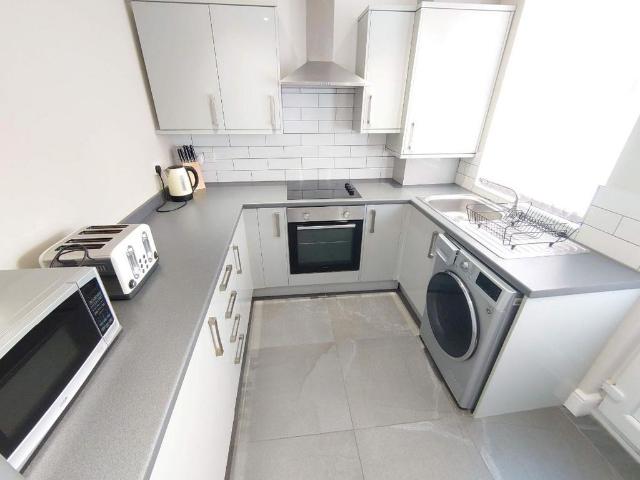 Kelso Rd, Kensington 3 bed terraced house to rent £1,690 pcm £390 pw