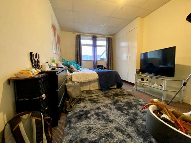Kelso Road Flat 1, 29, Leeds LS2, 3 bed flat to rent, £1,281 pcm | PrimeLocation