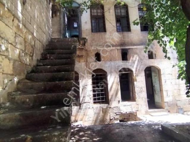Kepenek Mah.şehitler Cad.üzeri Satılık 423 M2 Turistik Antep Evi