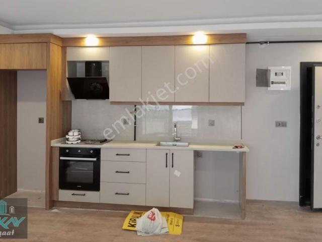 Kepez Yeni Mah.de Cadde Üzerinde Kiralık 1+1 Daireler