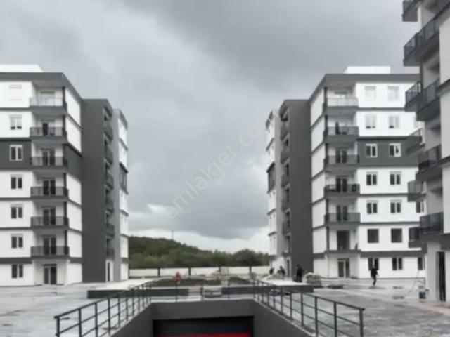 Kepez Çankaya Şehir Hastahanesi Dibinde Site Havuzlu Uygun 1 +1