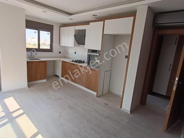 Kepez Baraj Mah Kırçiçeği Cad. Üstü Havuzlu Site De Lüx Yapılı