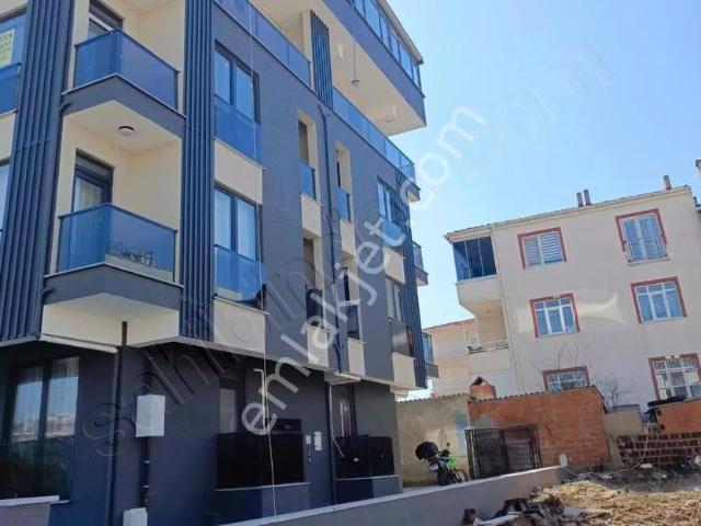 Kepez Cumhuriyet Mahallesinde Satılık 1+1 Daire