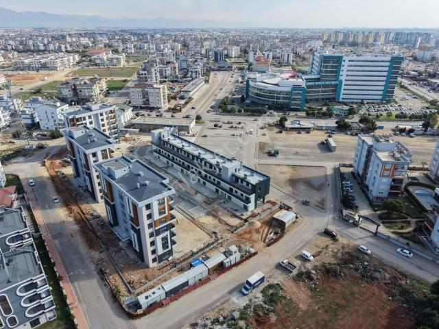 Kepez Devlet Hastanesi Karşısında, Elit Sitede Kiralık 3+1 Daire