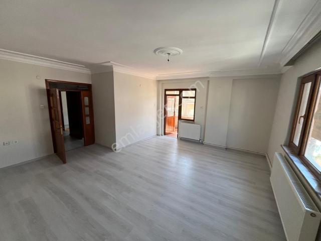 Kepez Emlak'tan Çarşı Merkezde 3+1 Satılık Daire