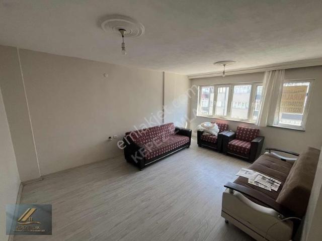 Kepez Emlak'tan Bahçelievler Sitesinde Ara Kat Kiralık 2+1