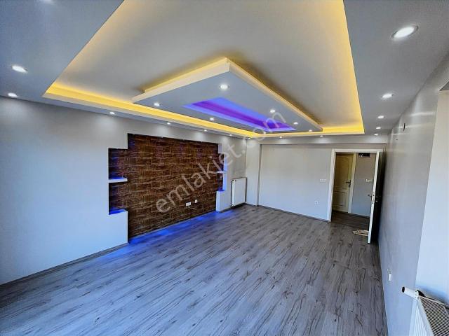Kepez Emlak'tan Bahçelievlerde 3+1 Kiralık Daire