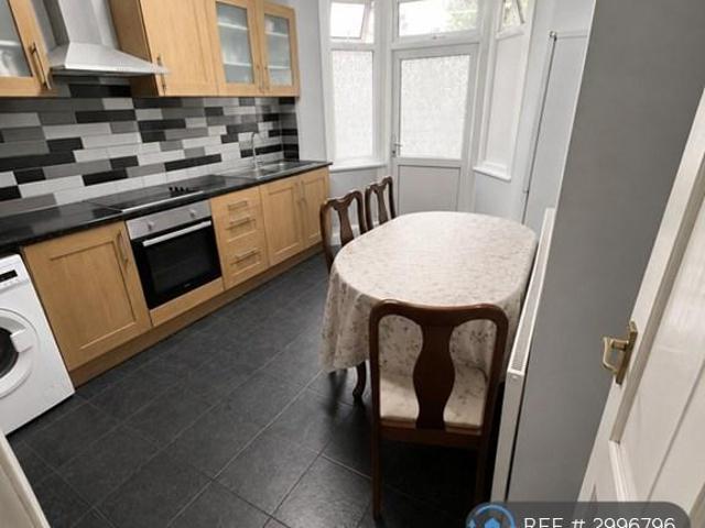 Keppel Road, London, E6 1 bed flat to rent £1,575 pcm £363 pw