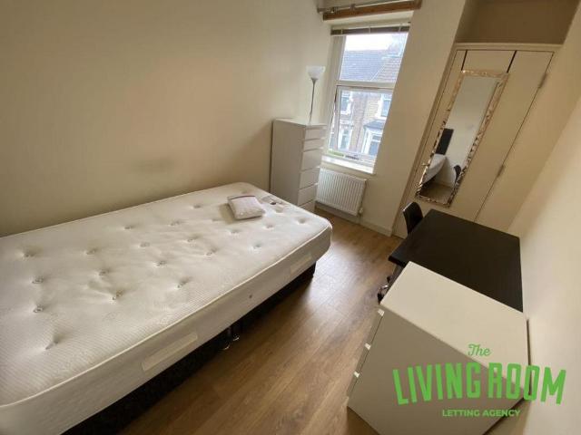 Keppoch Street, Roath, 1 bed in a house share to rent £575 pcm £133 pw