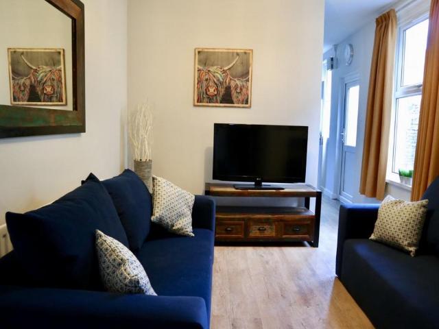 Keppoch Street, Roath, Cardiff CF24 6 bed house to rent £646 pcm £149 pw