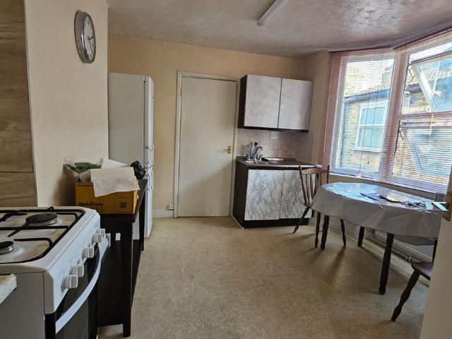 Kepple Road, London E6, 2 bed flat to rent, £1,700 pcm | PrimeLocation