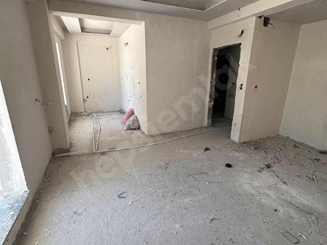 KEPSUT MERKEZDE EYLÜL TESLİMLİ SATILIK GENİŞ 2+1 LER